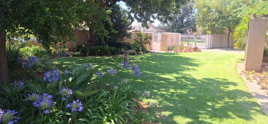 4 Bedroom Property for Sale in Carters Glen Northern Cape